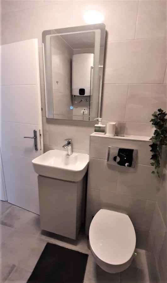 Luca, Digital Nomad Getaway Studio Apartment Zagreb Extérieur photo