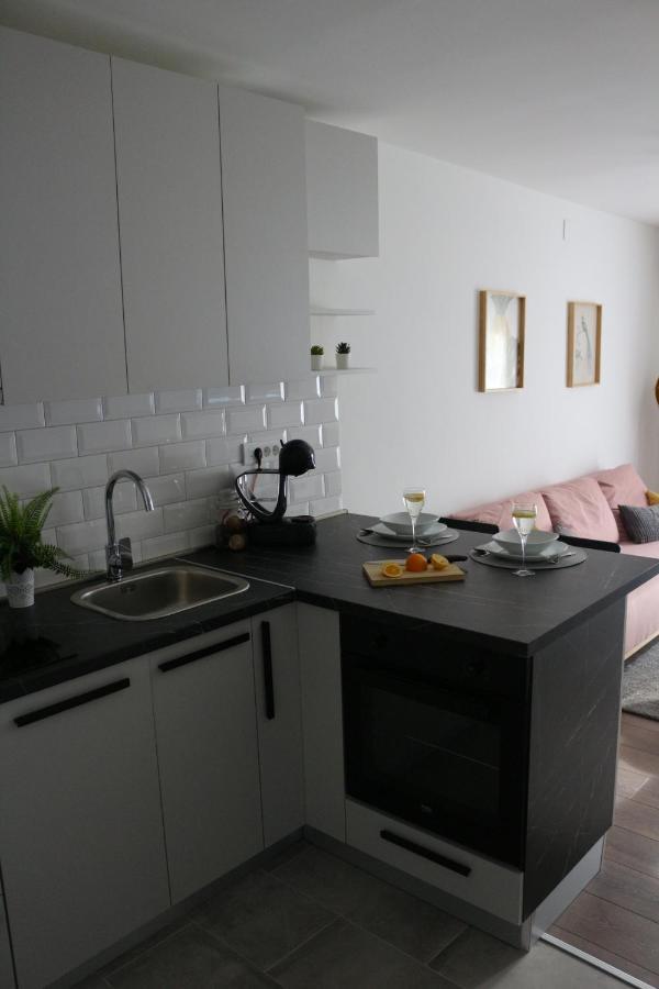 Luca, Digital Nomad Getaway Studio Apartment Zagreb Extérieur photo